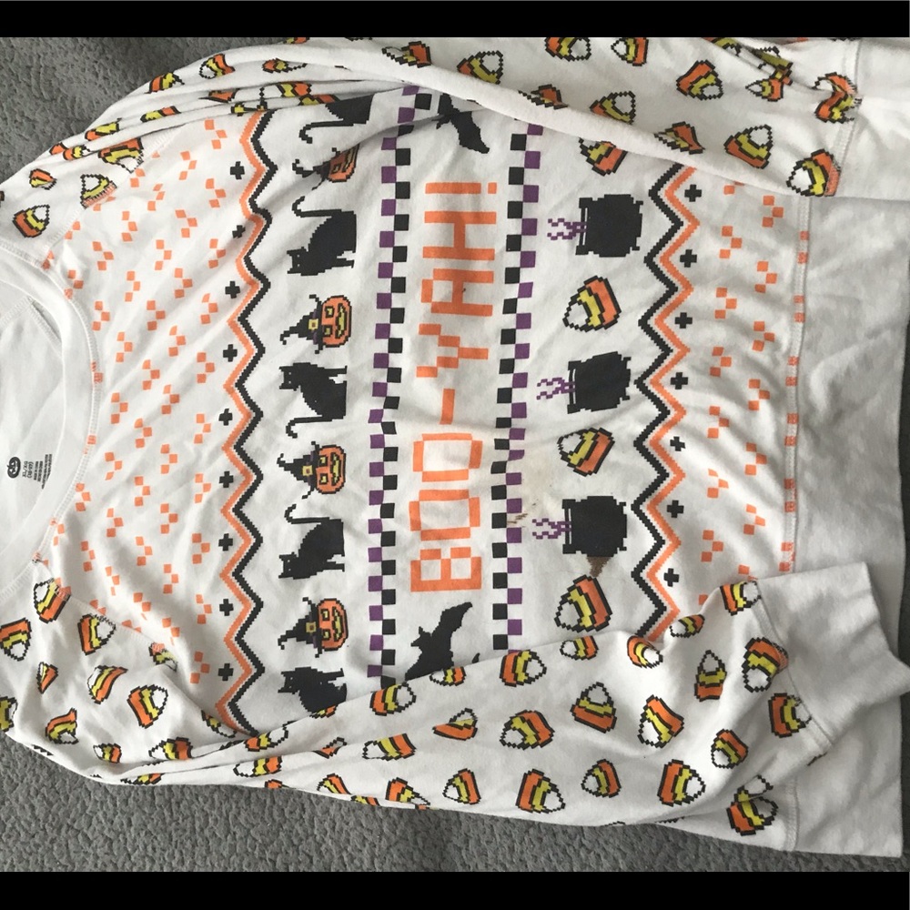Super cute halloween sweater!